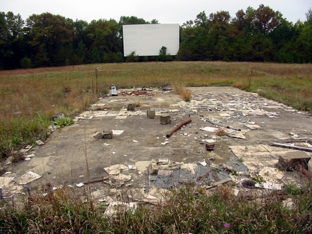 Pine Aire Drive-In Theatre (Pine-Aire) - Screen And Concession - Photo From Water Winter Wonderland